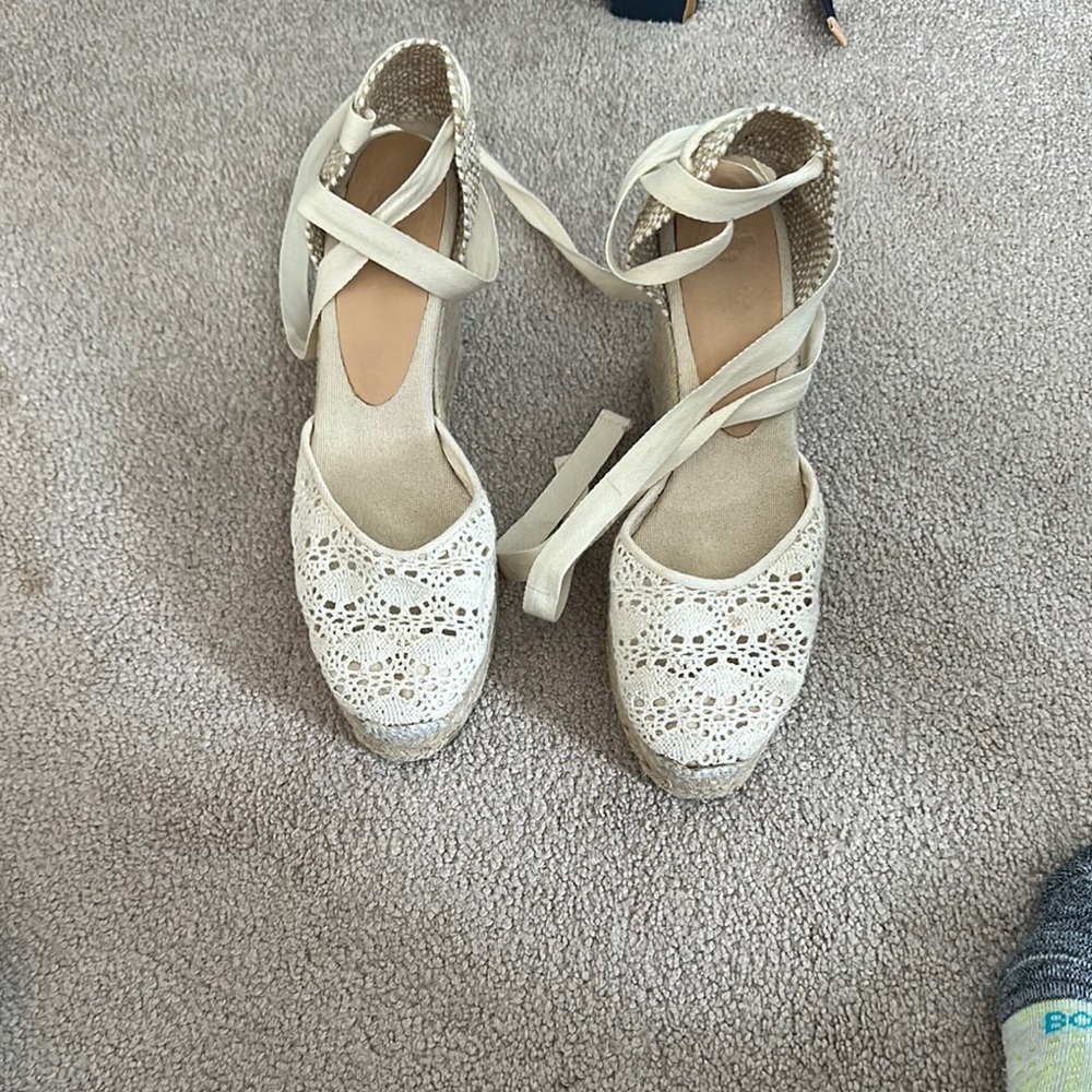 Elegant Cream Lace Espadrille Wedges